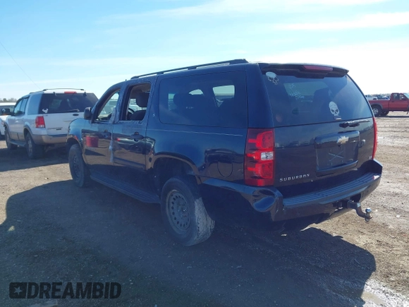2009 Chevrolet Suburban LS z VIN 1GNFC16029R200974, wystawiony jako IAAI lot #41370873 z przebiegiem 207 649 mil mil oraz . Historia ofert i sprzedaży dostępna na DreamBid. Obrazek 3.