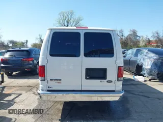 2013 Ford Econoline Passenger XL z VIN 1FBSS3BL5DDA58538, wystawiony jako IAAI lot #41918651 z przebiegiem 141 471 mil mil oraz . Historia ofert i sprzedaży dostępna na DreamBid. Obrazek 16.