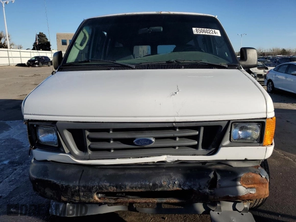 2005 Ford Econoline Passenger XL with VIN 1FBNE31L15HB23580, listed as a Copart auction lot 85060224 with 222,935 mi miles and Salvage Title. Bid and sale history available at carsss.com. Image 5.