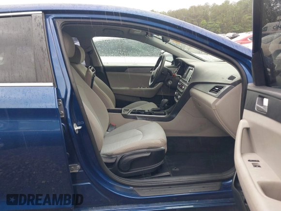 2018 Hyundai Sonata SE z VIN 5NPE24AF7JH697147, wystawiony jako IAAI lot #42253796 z przebiegiem 72 605 mil mil oraz . Historia ofert i sprzedaży dostępna na DreamBid. Obrazek 5.