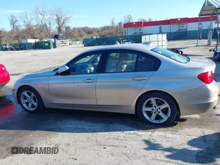 2014 BMW 3 Series 328i xDrive с VIN WBA3B5C56EP541173, выставлен на аукционе IAAI как лот 41865108 с пробегом 122 269 миль миль и . История ставок и продаж доступна на DreamBid. Изображение 14.