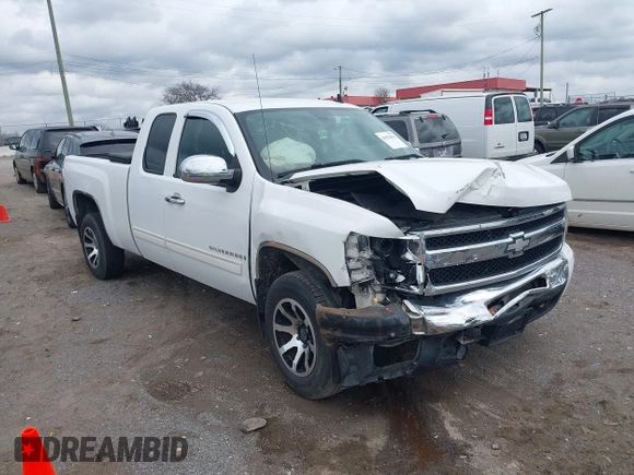 2009 Chevrolet Silverado 1500 LT with VIN 1GCEC29029Z267287, listed as a IAAI auction lot 41922651 with 235,636 mi miles. Bid and sale history available at carsss.com. Image 1.