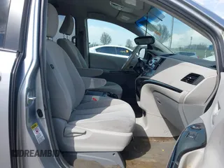 2014 Toyota Sienna LE AAS with VIN 5TDKK3DC2ES440251, listed as a IAAI auction lot 41803952 with 88,691 mi miles. Bid and sale history available at carsss.com. Image 5.
