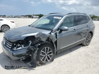 2020 Volkswagen Tiguan SE z VIN 3VV3B7AX3LM088556, wystawiony jako Copart lot #53401555 z przebiegiem 23 955 mil mil oraz Nie do naprawy. Historia ofert i sprzedaży dostępna na DreamBid. Obrazek 1.