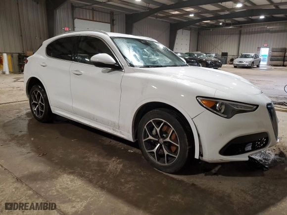 2020 Alfa Romeo Stelvio Ti with VIN ZASPAKBN5L7C94837, listed as a Copart auction lot 42419815 with 41,197 mi miles and Clean Title. Bid and sale history available at carsss.com. Image 4.