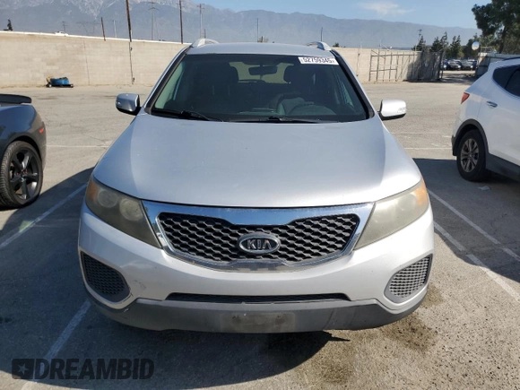2011 Kia Sorento LX with VIN 5XYKT4A20BG125875, listed as a Copart auction lot 52759345 with 196,291 mi miles and Clean Title. Bid and sale history available at DreamBid. Image 5.