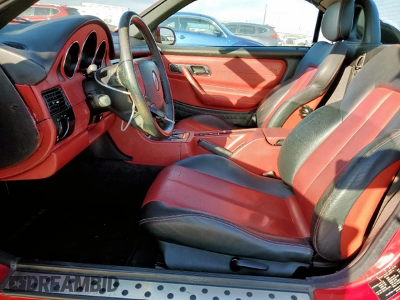 1998 Mercedes-Benz SLK 230/320 z VIN WDBKK47F7WF058115, wystawiony jako Copart lot #46637955 z przebiegiem 118 385 mil mil oraz Czysty tytuł • Clean title. Historia ofert i sprzedaży dostępna na DreamBid. Obrazek 7.