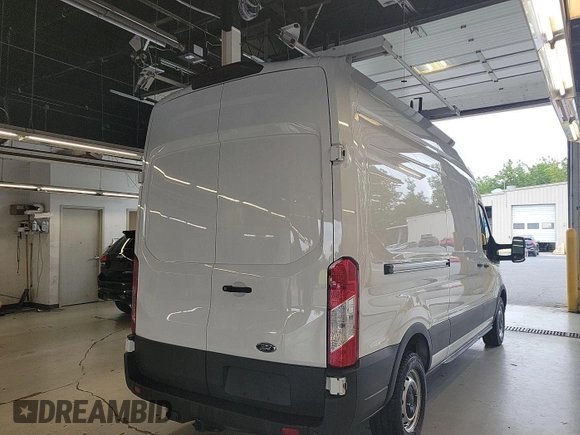 2023 Ford Transit Cargo с VIN 1FTBR1X89PKA75830, выставлен на аукционе IAAI как лот 42907933 с пробегом 17 668 миль миль и . История ставок и продаж доступна на DreamBid. Изображение 21.