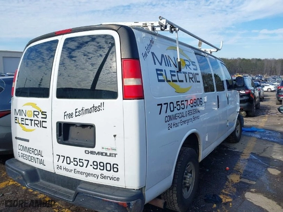2006 Chevrolet Express Cargo Van with VIN 1GCGG25V061220252, listed as a IAAI auction lot 41297875 with 389,077 mi miles. Bid and sale history available at carsss.com. Image 4.