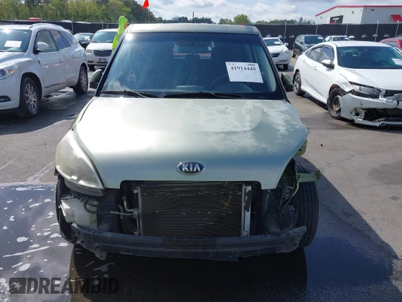 2013 Kia Soul + with VIN KNDJT2A69D7543130, listed as a IAAI auction lot 41914445 with 127,489 mi miles. Bid and sale history available at carsss.com. Image 6.