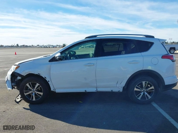 2018 Toyota RAV4 XLE with VIN 2T3WFREV8JW425027, listed as a IAAI auction lot 41272635 with 79,445 mi miles. Bid and sale history available at carsss.com. Image 15.