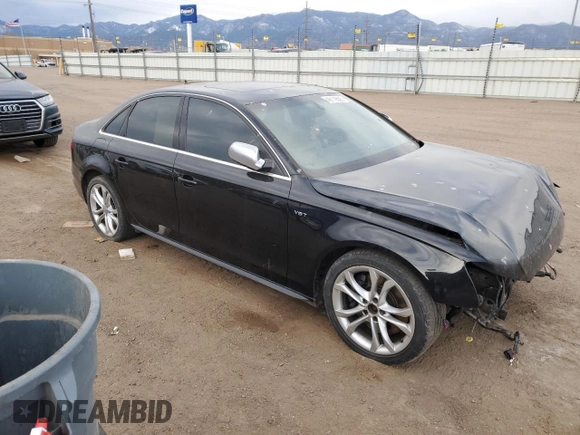 2013 Audi S4 Premium Plus z VIN WAUBGAFL6DA129983, wystawiony jako Copart lot #49119585 z przebiegiem Nie podano mil oraz Szkoda całkowita • Salvage title. Historia ofert i sprzedaży dostępna na DreamBid. Obrazek 4.