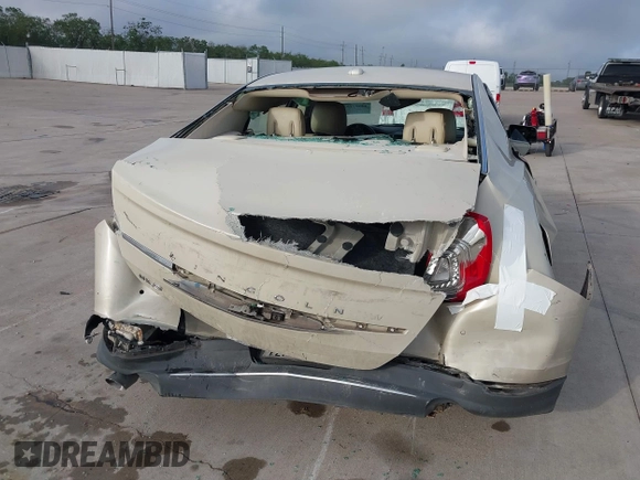 2015 Lincoln MKS with VIN 1LNHL9DKXFG607951, listed as a IAAI auction lot 40807752 with 207,097 mi miles. Bid and sale history available at carsss.com. Image 16.