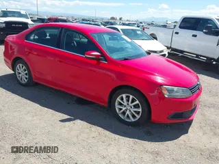 2013 Volkswagen Jetta SE z VIN 3VWDP7AJ4DM448383, wystawiony jako IAAI lot #42467726 z przebiegiem 179 555 mil mil oraz . Historia ofert i sprzedaży dostępna na DreamBid. Obrazek 1.