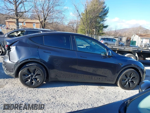 2024 Tesla Model Y Long Range with VIN 7SAYGDEE7RF199673, listed as a IAAI auction lot 41263305 with 3,137 mi miles and . Bid and sale history available at DreamBid. Image 13.