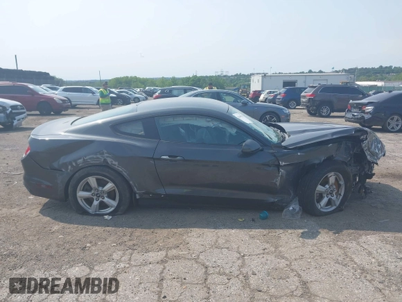 2016 Ford Mustang V6 z VIN 1FA6P8AM7G5320991, wystawiony jako IAAI lot #42405138 z przebiegiem Nie podano mil oraz . Historia ofert i sprzedaży dostępna na DreamBid. Obrazek 12.