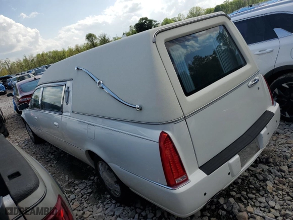 2011 Cadillac DTS Professional Funeral Coach with VIN 1GE8K8C61BU500179, listed as a Copart auction lot 49271975 with 33,781 mi miles and Clean Title. Bid and sale history available at carsss.com. Image 2.