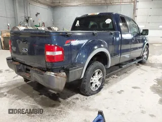 2005 Ford F-150 XLT z VIN 1FTPX04545KE70835, wystawiony jako IAAI lot #41980533 z przebiegiem 213 054 mil mil oraz . Historia ofert i sprzedaży dostępna na DreamBid. Obrazek 4.