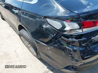 2019 Hyundai Sonata Sport z VIN 5NPE34AF1KH797081, wystawiony jako IAAI lot #42260397 z przebiegiem 72 348 mil mil oraz . Historia ofert i sprzedaży dostępna na DreamBid. Obrazek 18.