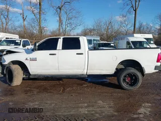 2018 Ram 2500 Tradesman with VIN 3C6UR4HL6JG125201, listed as a IAAI auction lot 41432329 with 181,247 mi miles. Bid and sale history available at carsss.com. Image 14.