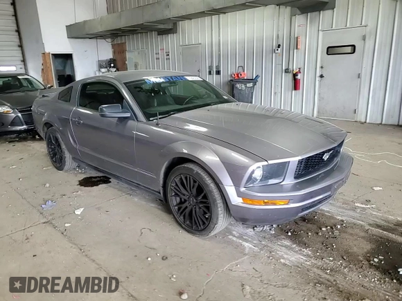 2006 Ford Mustang Standard z VIN 1ZVFT80N465152156, wystawiony jako Copart lot #59462385 z przebiegiem 114 174 mil mil oraz Czysty tytuł • Clean title. Historia ofert i sprzedaży dostępna na DreamBid. Obrazek 13.