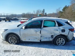 2023 Ford Escape Active with VIN 1FMCU9GN7PUB42996, listed as a IAAI auction lot 41395224 with 25,928 mi miles and . Bid and sale history available at carsss.com. Image 15.