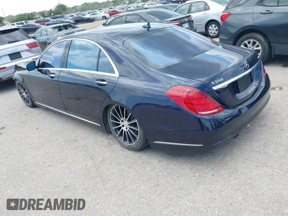 2017 Mercedes-Benz S 550 z VIN WDDUG8FB4HA307526, wystawiony jako IAAI lot #42473506 z przebiegiem 56 709 mil mil oraz . Historia ofert i sprzedaży dostępna na DreamBid. Obrazek 3.