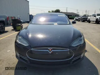 2013 Tesla Model S z VIN 5YJSA1CNXDFP18794, wystawiony jako Copart lot #65090105 z przebiegiem 168 102 mil mil oraz Czysty tytuł • Clean title. Historia ofert i sprzedaży dostępna na DreamBid. Obrazek 5.