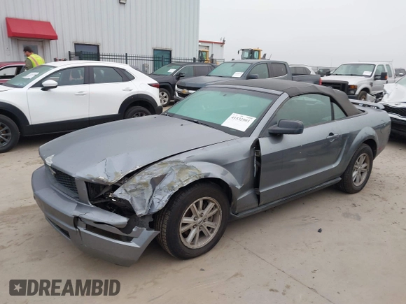 2006 Ford Mustang Standard with VIN 1ZVFT84N565190246, listed as a IAAI auction lot 41532901 with 209,885 mi miles and . Bid and sale history available at carsss.com. Image 18.