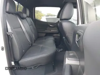2023 Toyota Tacoma SR z VIN 3TMCZ5AN1PM637609, wystawiony jako IAAI lot #40345917 z przebiegiem 12 614 mil mil oraz . Historia ofert i sprzedaży dostępna na DreamBid. Obrazek 8.