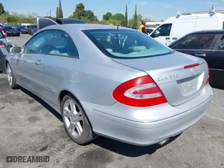 2005 Mercedes-Benz CLK-Class 3.2L with VIN WDBTJ65J35F145745, listed as a IAAI auction lot 42004415 with 189,275 mi miles. Bid and sale history available at carsss.com. Image 3.