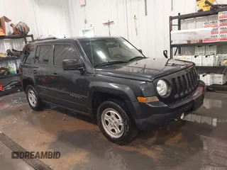 2015 Jeep Patriot Altitude z VIN 1C4NJPBA0FD285379, wystawiony jako IAAI lot #42139132 z przebiegiem 143 107 mil mil oraz . Historia ofert i sprzedaży dostępna na DreamBid. Obrazek 1.
