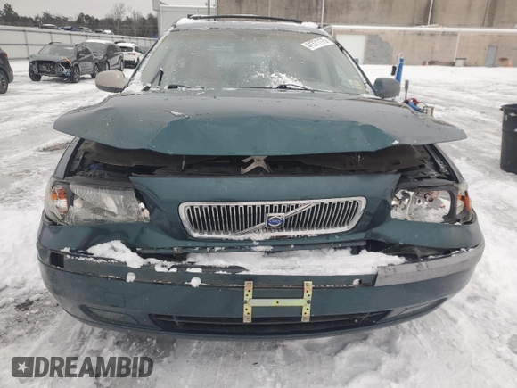 2001 Volvo V70 with VIN YV1SW61R712114990, listed as a Copart auction lot 41371175 with 155,049 mi miles and Clean Title. Bid and sale history available at carsss.com. Image 5.