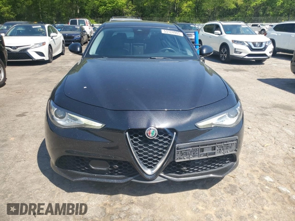 2017 Alfa Romeo Giulia Ti z VIN ZARFAECN9H7549992, wystawiony jako Copart lot #53124905 z przebiegiem 141 375 mil mil oraz Tytuł czysty. Historia ofert i sprzedaży dostępna na DreamBid. Obrazek 5.