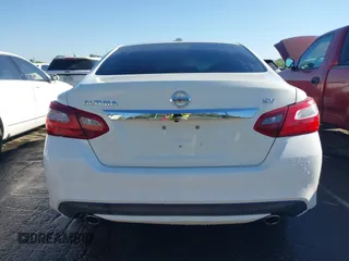 2018 Nissan Altima SR with VIN 1N4AL3AP0JC206823, listed as a IAAI auction lot 42024030 with 119,647 mi miles and . Bid and sale history available at carsss.com. Image 16.