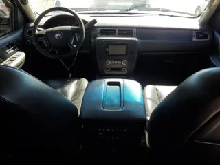 2008 Chevrolet Tahoe Police z VIN 1GNEC03048R278424, wystawiony jako Copart lot #76256084 z przebiegiem 291 465 mil mil oraz Szkody całkowita. Historia ofert i sprzedaży dostępna na DreamBid. Obrazek 8.