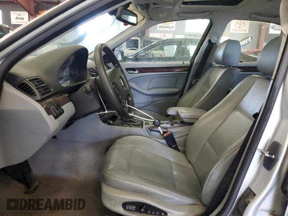 2003 BMW 3 Series 325xi with VIN WBAEU33493PH89898, listed as a Copart auction lot 70928174 with 123,357 mi miles and Clean Title. Bid and sale history available at carsss.com. Image 7.