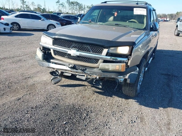 2005 Chevrolet Avalanche LS with VIN 3GNEC12Z45G167762, listed as a IAAI auction lot 40376532 with 157,932 mi miles. Bid and sale history available at carsss.com. Image 6.