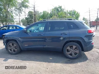 2017 Jeep Cherokee Latitude с VIN 1C4PJLCB7HW507397, выставлен на аукционе IAAI как лот 42382161 с пробегом 87 359 миль миль и . История ставок и продаж доступна на DreamBid. Изображение 14.