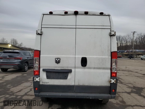 2015 Ram ProMaster Cargo z VIN 3C6TRVDG9FE516503, wystawiony jako Copart lot #84496824 z przebiegiem 275 708 mil mil oraz Szkody całkowita. Historia ofert i sprzedaży dostępna na DreamBid. Obrazek 6.