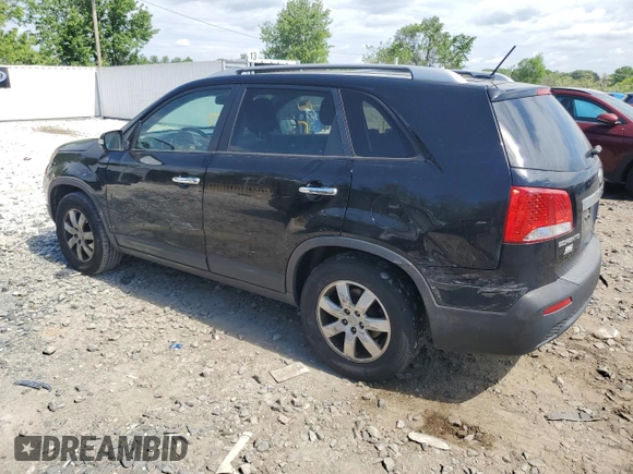2013 Kia Sorento LX z VIN 5XYKT4A64DG352153, wystawiony jako Copart lot #55330825 z przebiegiem 289 967 mil mil oraz Szkoda całkowita • Salvage title. Historia ofert i sprzedaży dostępna na DreamBid. Obrazek 2.