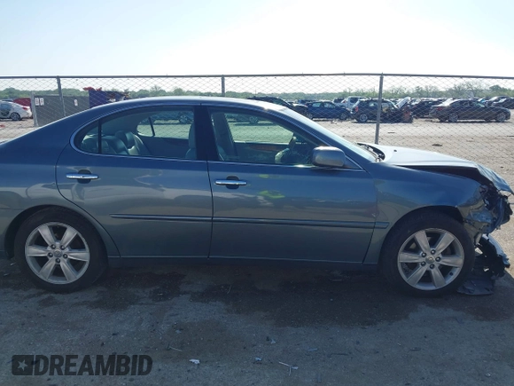 2005 Lexus ES 330 with VIN JTHBA30G155069616, listed as a IAAI auction lot 42093544 with 291,157 mi miles. Bid and sale history available at carsss.com. Image 13.