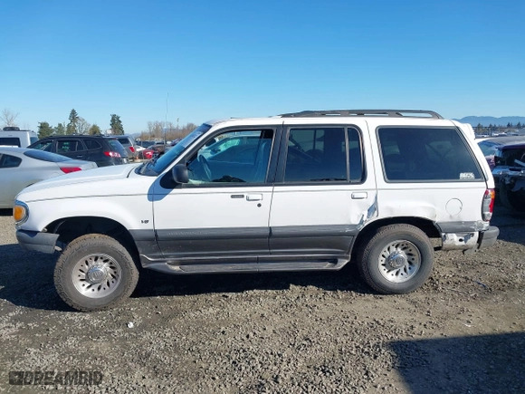 1998 Mercury Mountaineer with VIN 4M2ZU55P3WUJ48489, listed as a IAAI auction lot 41368722 with 202,627 mi miles. Bid and sale history available at carsss.com. Image 15.