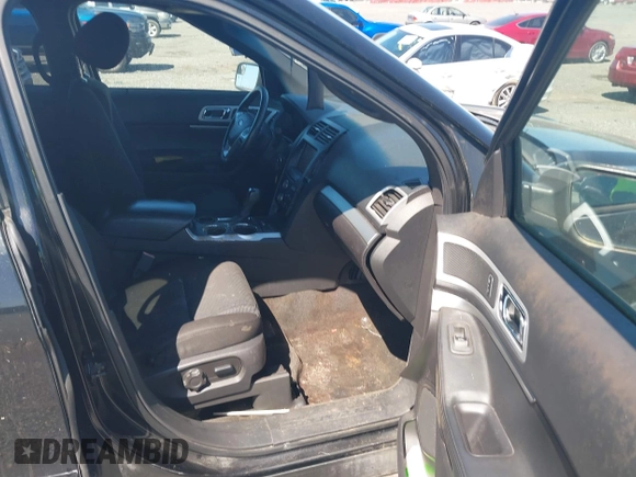 2013 Ford Explorer XLT with VIN 1FM5K7D83DGA52899, listed as a IAAI auction lot 42130601 with 177,551 mi miles. Bid and sale history available at carsss.com. Image 5.