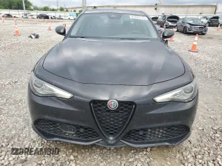 2019 Alfa Romeo Giulia Ti with VIN ZARFANBN0K7608498, listed as a Copart auction lot 61263775 with 58,786 mi miles and Salvage title. Bid and sale history available at DreamBid. Image 5.