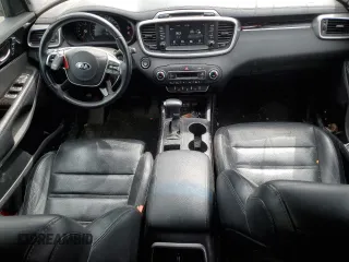 2019 Kia Sorento EX z VIN 5XYPHDA54KG606987, wystawiony jako Copart lot #53133465 z przebiegiem 102 446 mil mil oraz Szkoda całkowita • Salvage title. Historia ofert i sprzedaży dostępna na DreamBid. Obrazek 8.