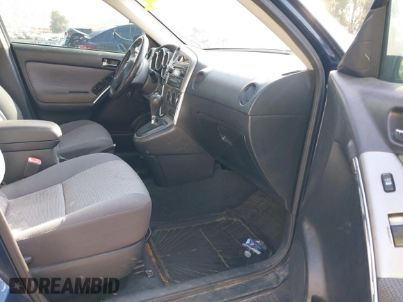 2006 Toyota Matrix STD with VIN 2T1KR32E46C609230, listed as a IAAI auction lot 40150644 with 183,550 mi miles. Bid and sale history available at carsss.com. Image 5.