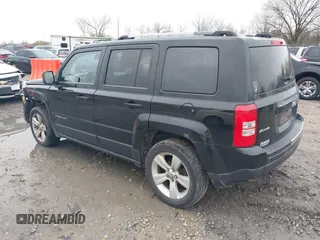 2014 Jeep Patriot Limited with VIN 1C4NJRCB7ED569805, listed as a IAAI auction lot 40854840 with 189,858 mi miles. Bid and sale history available at carsss.com. Image 3.
