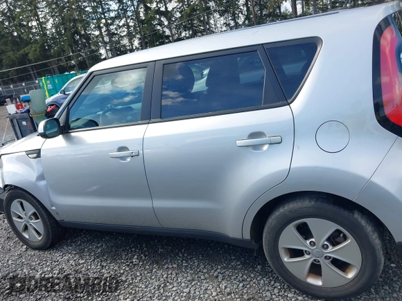 2014 Kia Soul with VIN KNDJN2A28E7732621, listed as a IAAI auction lot 41729382 with 38,507 mi miles. Bid and sale history available at carsss.com. Image 14.