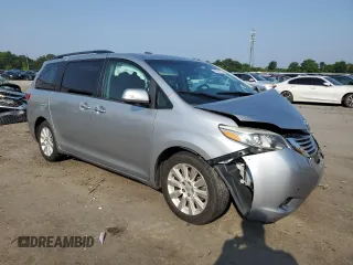 2016 Toyota Sienna XLE z VIN 5TDYK3DC2GS756021, wystawiony jako Copart lot #60636705 z przebiegiem 124 142 mil mil oraz Szkoda całkowita • Salvage title. Historia ofert i sprzedaży dostępna na DreamBid. Obrazek 4.